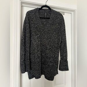 ATHLETA - Split hem sweater - Small